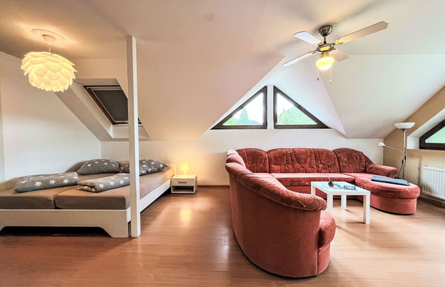 2 bedroom Apartment in Adenau with garden - Photo 3