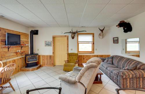 Boat Dock and Fire Pit Lakefront Monico Home! - Foto 5