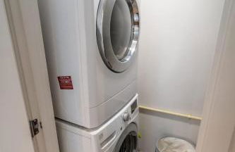 Walkable Apt Next to Restaurants, Bars, and Shops! - Foto 25