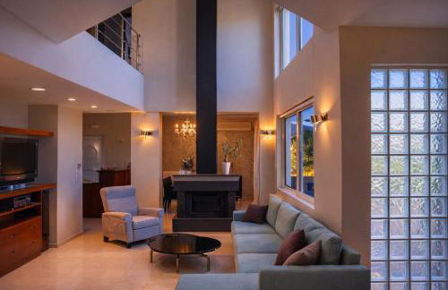 Sweven Villa Private Pool & Absolute Privacy , Stunning Sunsets - Photo 3