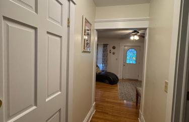 The Paradise House steps from the Heart of Hertel - Foto 27