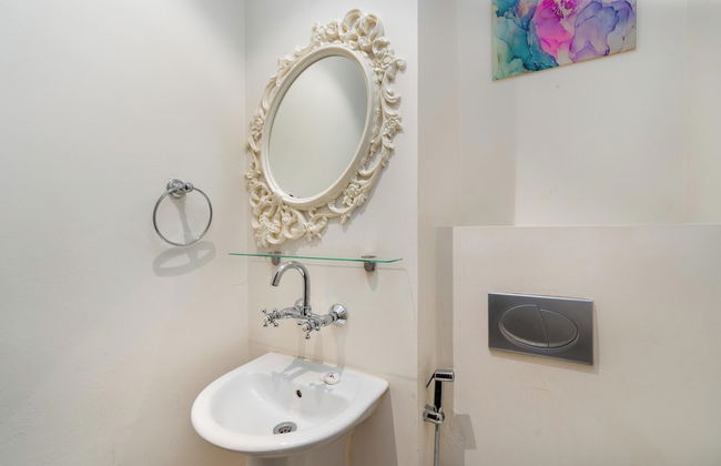 Lux BnB I Souk Al Bahar I Burj Khalifa Views - Photo 34