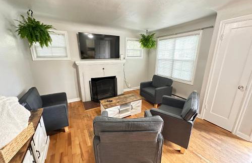 Charming 1930s Style Rustic Home - Photo 1