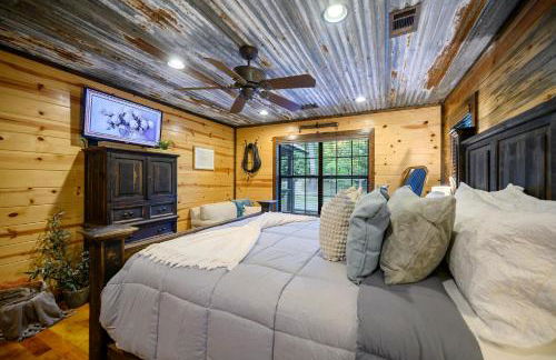 Rustic Family Getaway - Pool Table, Hot Tub, Pets, Great Location - Photo 23