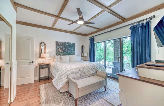 Luxurious Riverfront Condo Just 1 Blk to Schlitterbahn! - Foto 3