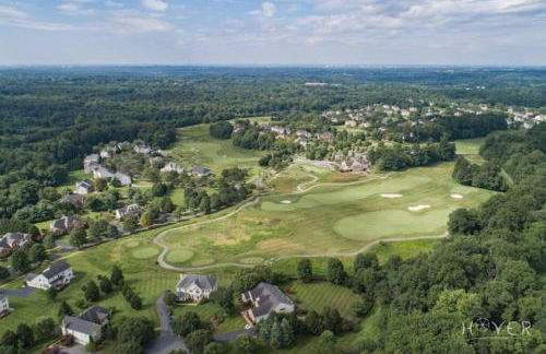 Luxurious Private Basement Suite in Ashton - Photo 10