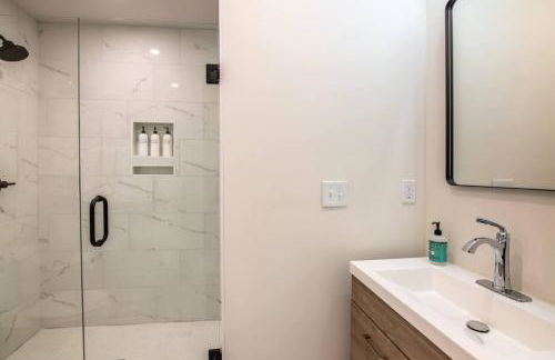 Luxurious Retreat with Stunning Views Sleeps 16) - Foto 10