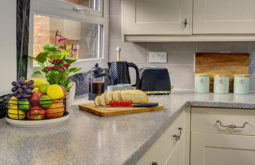 Loft Cottage by Spa Town Property - 2 Bed Tudor Retreat Near to Stratford-upon-Avon, Warwick & Solihull - Foto 33