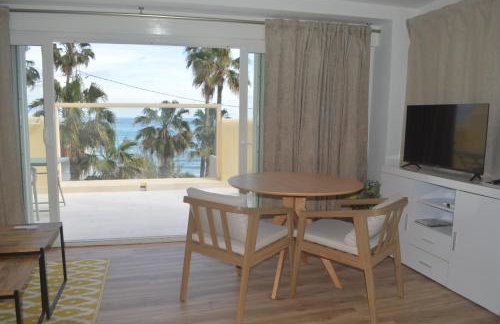 Espectacular Suite Privada a pie de playa y mar en CHALET ROQUETES - Foto 57
