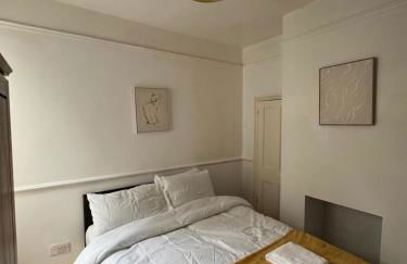 Tranquil 3BR in Portsmouth - Photo 11