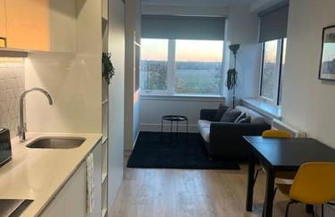 Voyager Haus Apartments, EV Charging Stations, London Heathrow Airport, LHR, Terminal 4, RE-Energise & GO - Foto 60