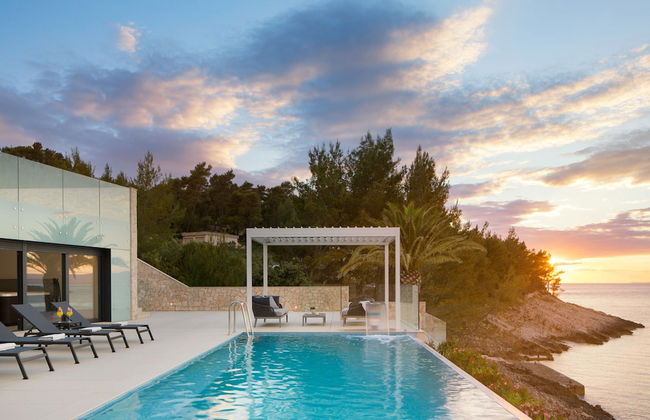 Beach Villa in Korcula with Pool, Sauna & Hot Tub - Photo 17