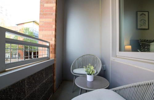 Stylish Condo at Clarendon with Rooftop Views - Foto 25