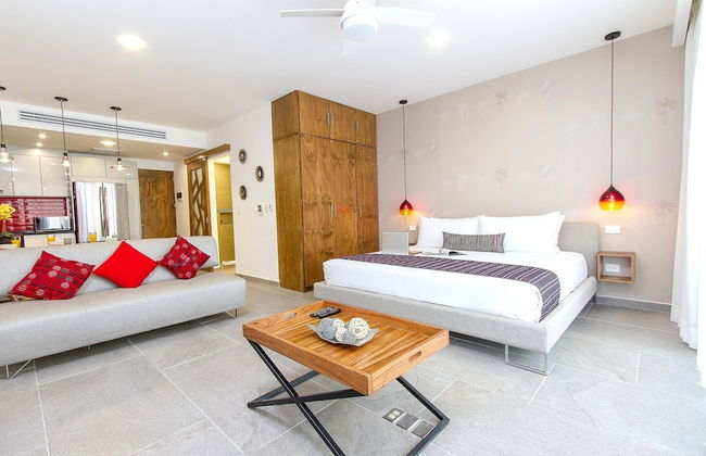 Charming, Huge & Bright Studio on the New 5th Avenue, 3 Blocks From the Beach! - Foto 1