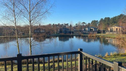 Kingfisher Lodge - Lakeside Lodge With Hot Tub - Foto 2