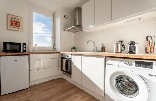 Le Jean Moulin T2 air-conditioned private parking balcony - Foto 7