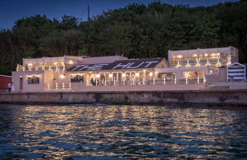 107 Brambles Chine, Holiday Coastal Chalet - Photo 10