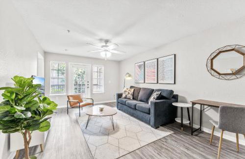 Spacious 2BR King Suites w Pool, Gym, Laundry - Close to Downtown - Foto 1