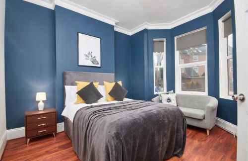 BIG Contractor House in Leamington Spa with 7 Beds by PureStay - 14 Night min! - Foto 8