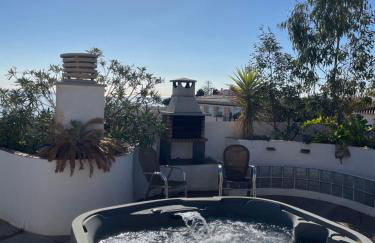 Penthouse with Private Roof terrace and jacuzzi - Photo 7