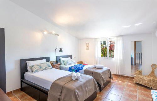 Villa Alegría - Option of Heated Pool - Sleeps 8 - Photo 13