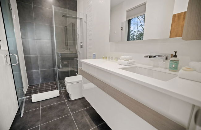 Crescent Heights - Photo 15