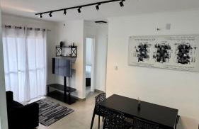 Apartamento completo, com vaga, varanda e piscina - Foto 2