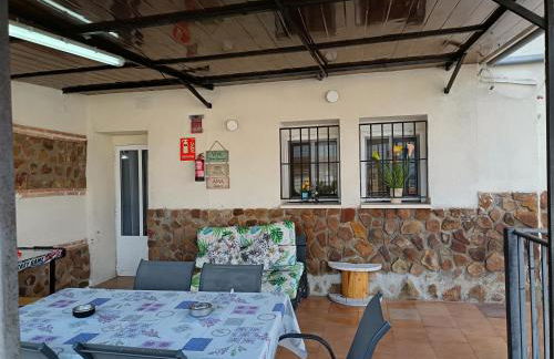 Casa Oasis Puertollano, una casa en un entorno rural en Puertollano, agradable, con Piscina en zona tranquila - Foto 16