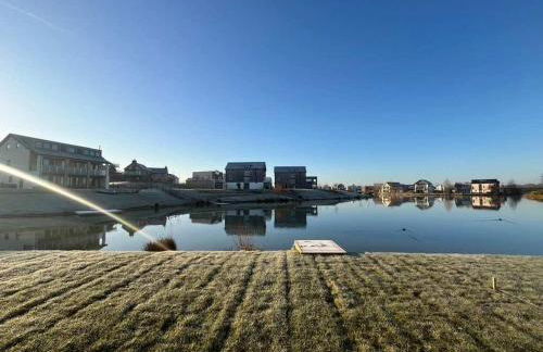 Still Waters - Luxury Lakeside Retreat with Hot Tub - Photo 34