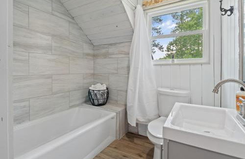 L & L Lodge - Six Bedrooms! Pet-Friendly! - Foto 19