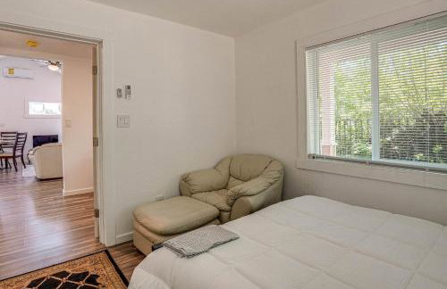 Quaint Concord Home with Covered Porch Near Hiking - Foto 12