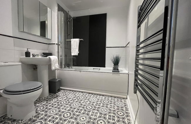 Modern Spacious Apartment in Private Grounds - Foto 8