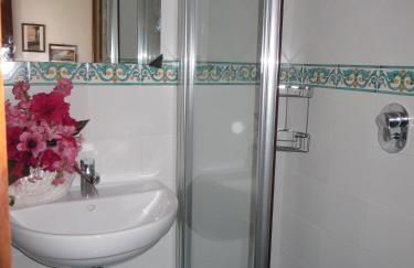 Francesca House - Photo 20