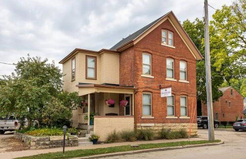 The Dubuque House - Historic Downtown Location! - Foto 6