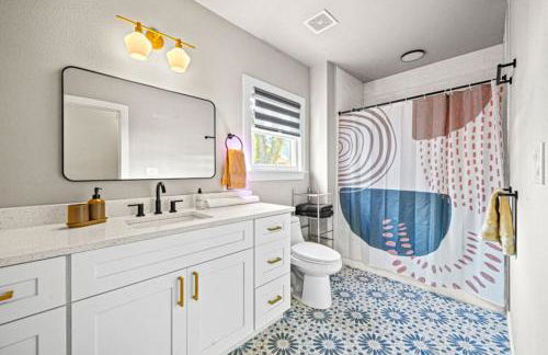 Designer Home, Walk to River - Foto 19