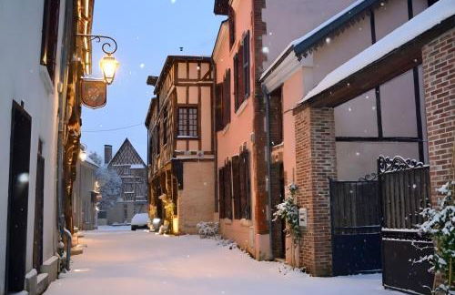Cottage Mackinley, séjour spacieux et chaleureux, salon de jeux, grande salle à manger, 15 pers, Centre Historique, gare TER - Foto 47