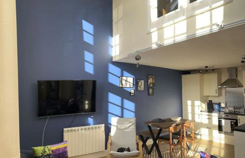 Unique Old Auction House - Photo 8