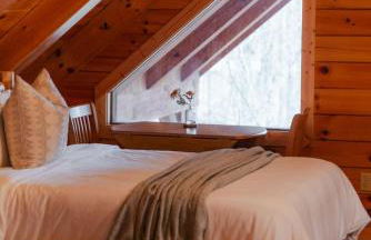 Sleeps 16 Luxury Cabin with Game Room & Hot Tub - Foto 46