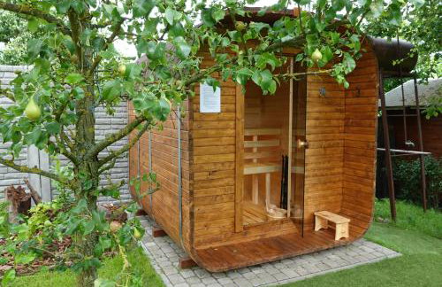 "Jabłonie i grusze" Nice home in a big garden with sauna and wifi - Foto 4