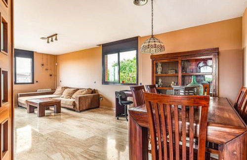 Casa rustica con piscina y jardin - Photo 18