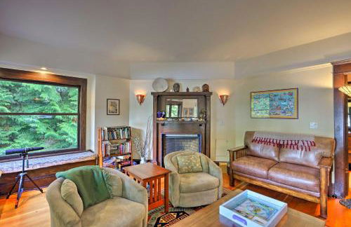 Lopez Island Hideaway with Coastal Views and Deck! - Foto 6