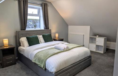 Tempting Telford 4 bed house - Photo 4