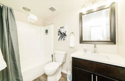 Studio Suite - No Steps - Walkable & Free Parking - Foto 5