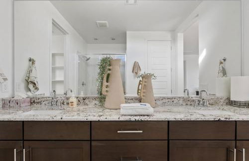 Luxe Queen Creek Home with Pool, Yard, Work Station - Photo 37