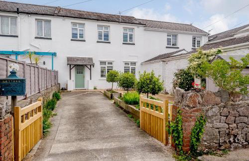 Martingale - Photo 1