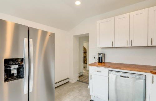 Home with Lake Views and Deck in New Jersey Highlands! - Foto 8