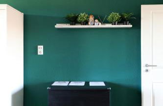 - Forest Retreat Deluxe - 2 Bedroom Apartment - 75 qm - Fully Renovated 2025 with TV & Netflix - King Size Beds - Full Kitchen - Free Parking - Close to Airport & Train - - Foto 16