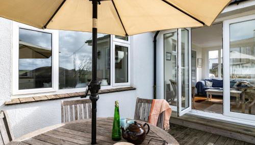 Croft Elms - Photo 2