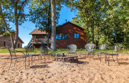 Dog Friendly Leech Lake Home w Perfect Beach Garage Boat Lift - Foto 20