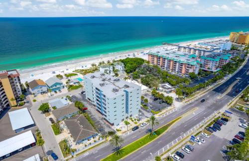 Beach Retreat in Redington Shores - Foto 9